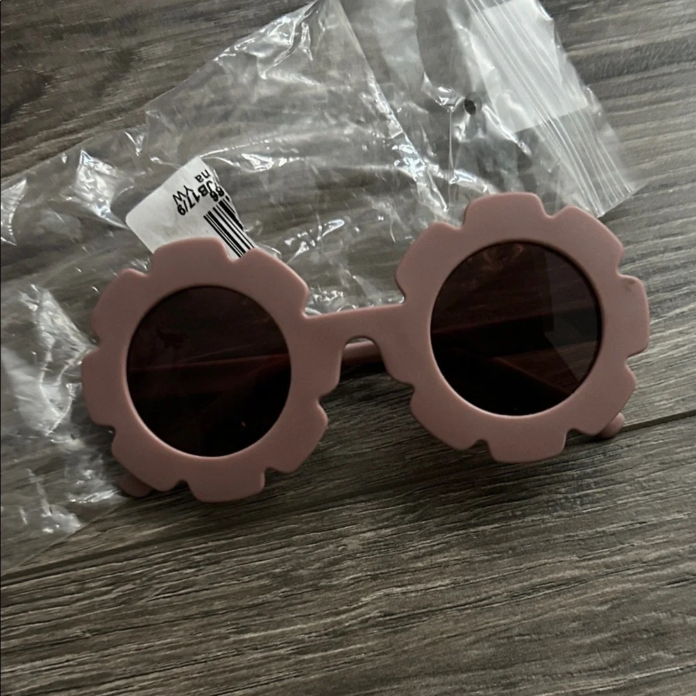 NWT Kids Pink Flower-Shaped Sunglasses